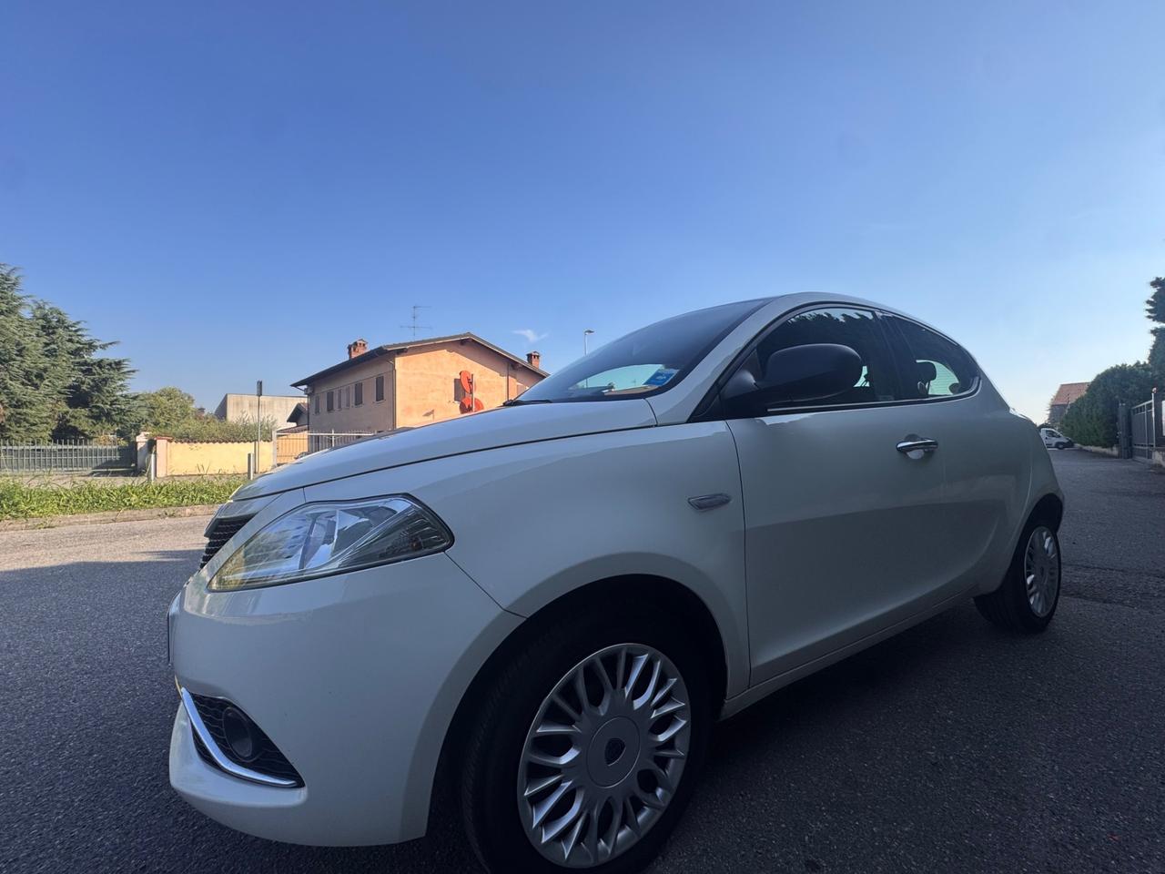 Lancia Ypsilon 1.2 69 CV 5 porte GPL Ecochic Silver
