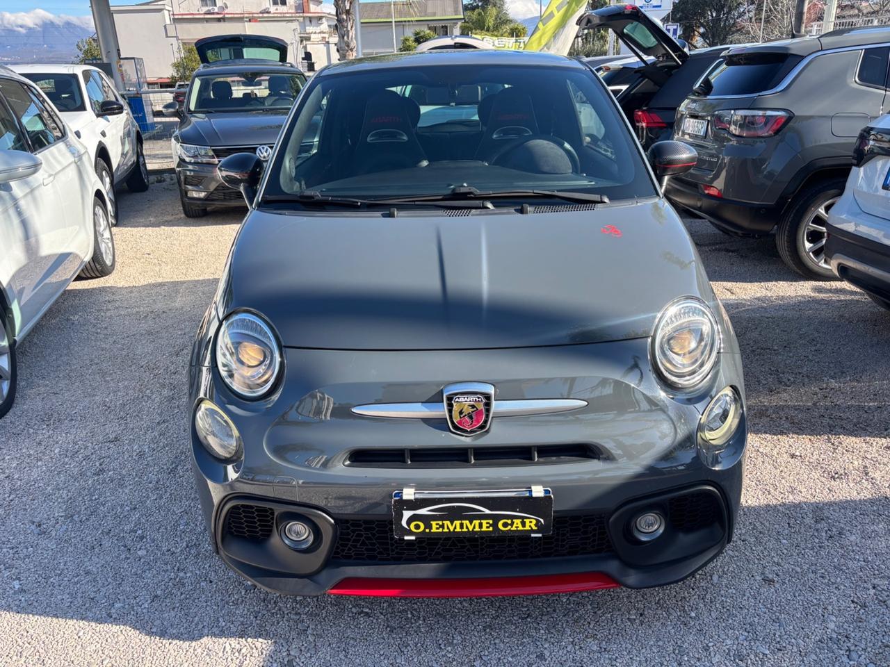 ABARTH 695 165CV YAMAHA LIMITED 112/695 AKRAPOVIC