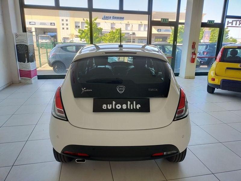 Lancia Ypsilon 1.0 FireFly 5 porte S&S Hybryd Gold KM0