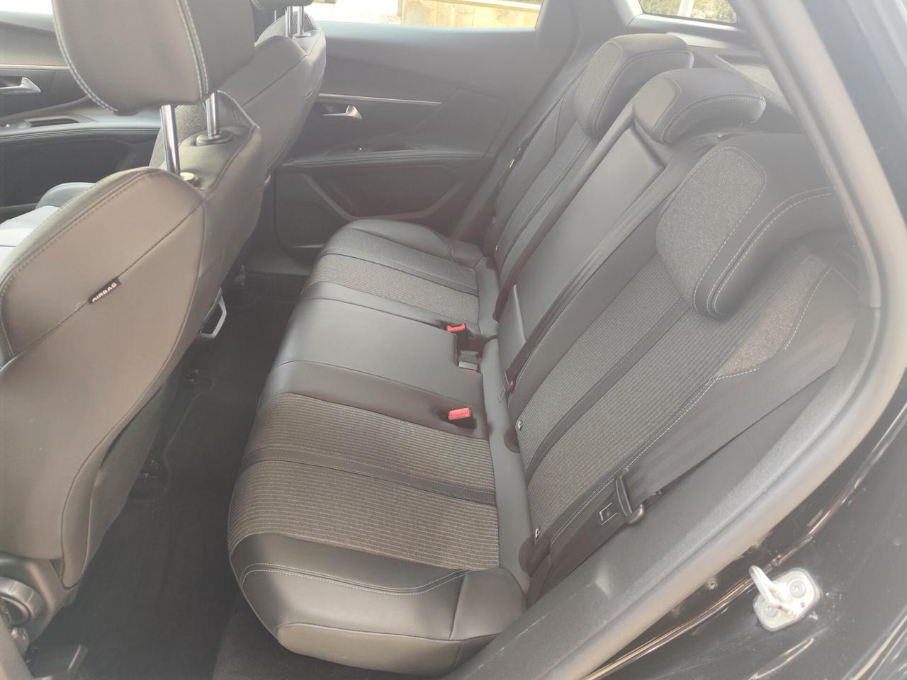 Peugeot 3008 BlueHDi 130CV EAT8 Allure NAVI