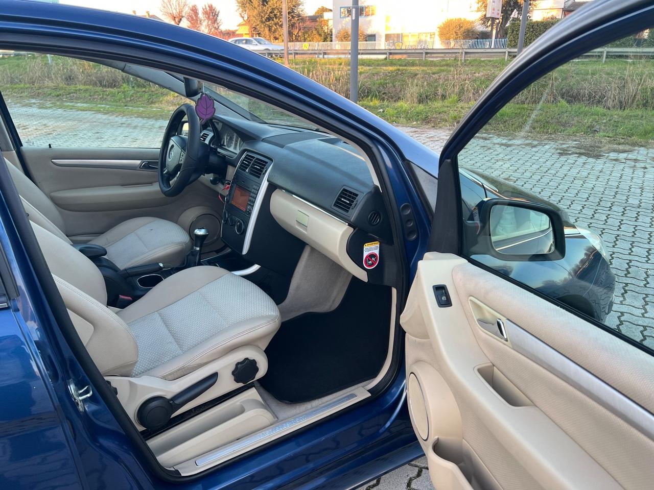 Mercedes-benz B 180 CDI BlueEFFICIENCY Premium