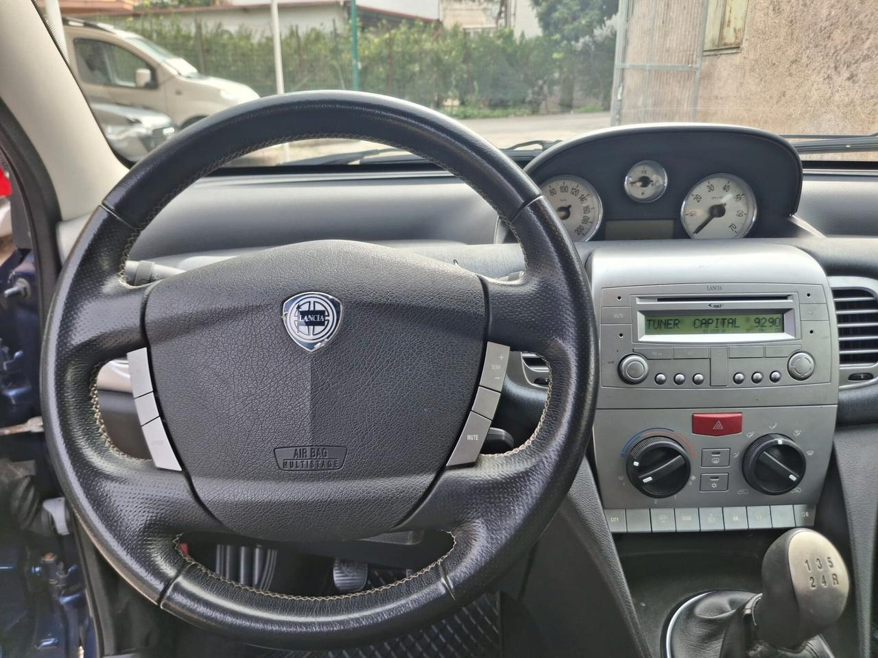 Lancia Ypsilon 1.3 MJT 90 CV Oro