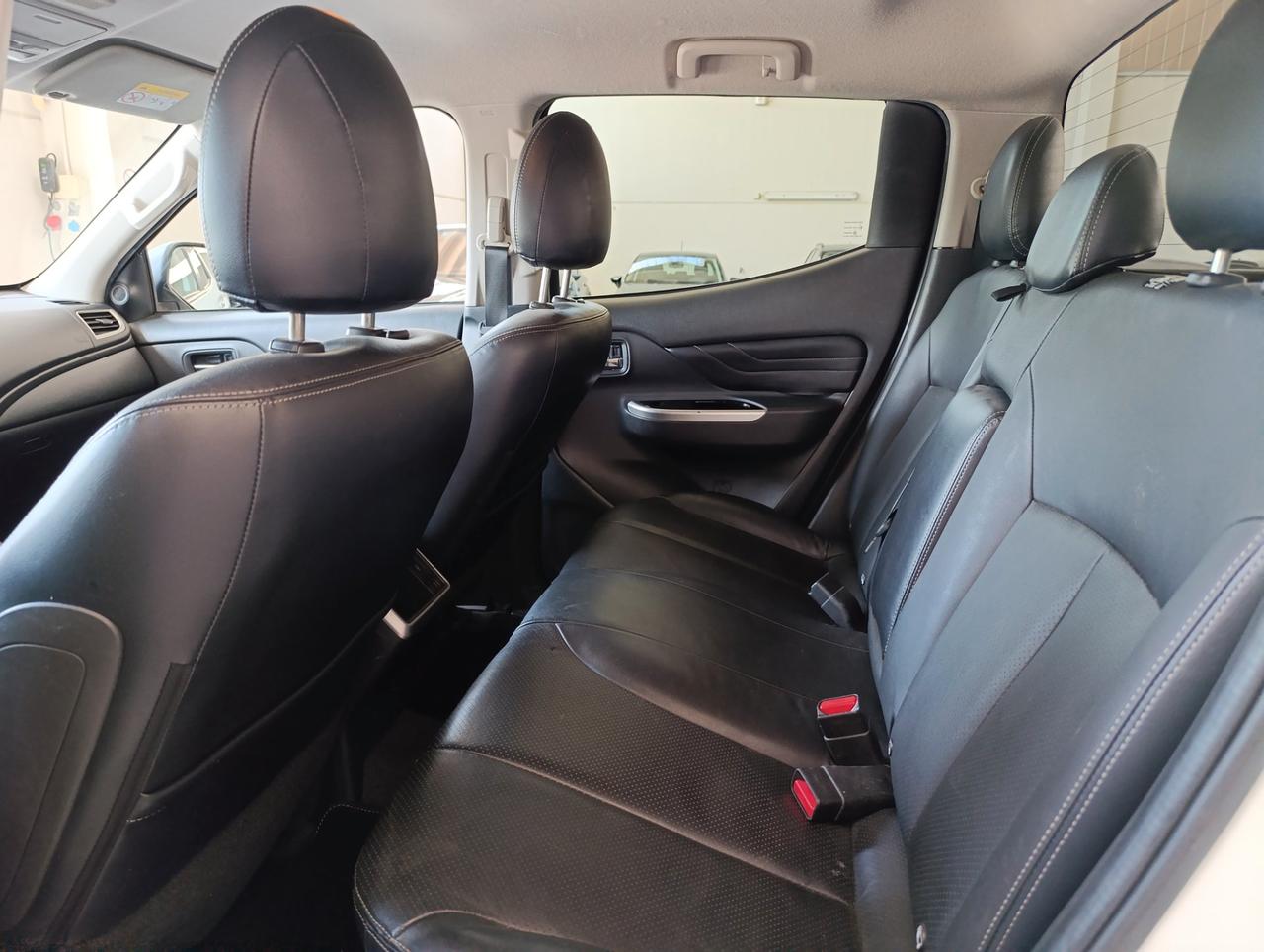 Mitsubishi L200 Double Cab L200 d.cab 2.3d Intense 4wd 150cv auto