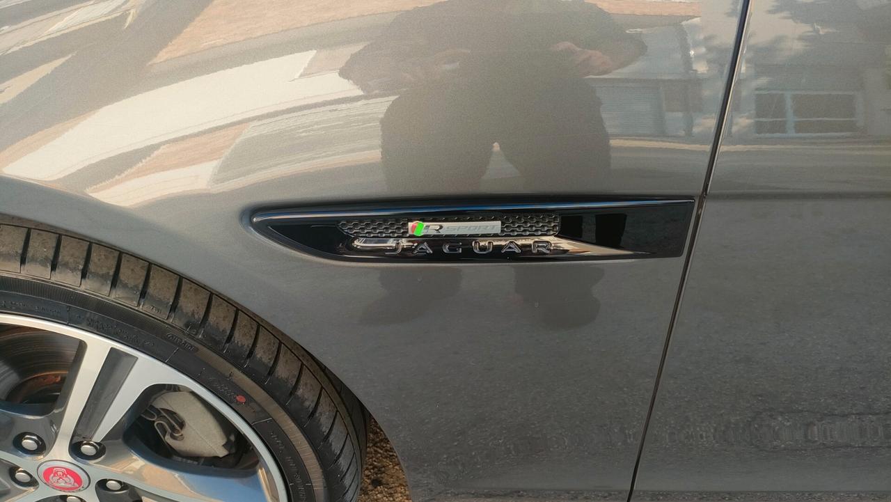 Jaguar XF 2.0 D 180 CV R-Sport