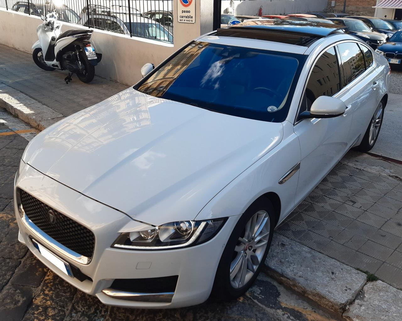 Jaguar XF 2.0 D 180 CV aut. Prestige Business