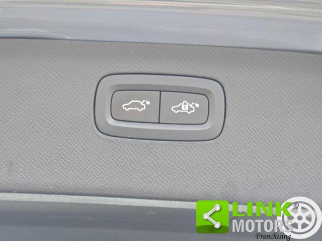 VOLVO XC90 2.0 B5 MHEV AWD Automatic 7 Seat R Design