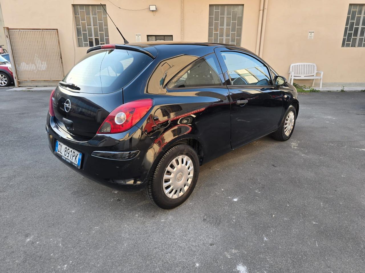Opel Corsa 1.0 12V 3 porte Club con soli 70mila km possibilita 12 mesi garanzia