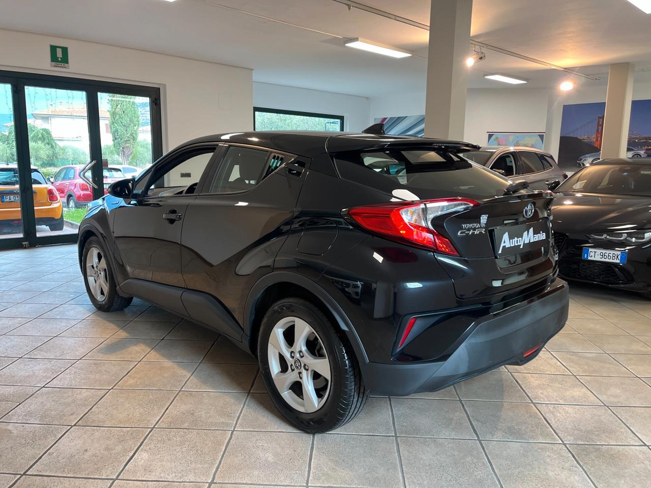 Toyota C-HR 1.8 Hybrid E-CVT Business
