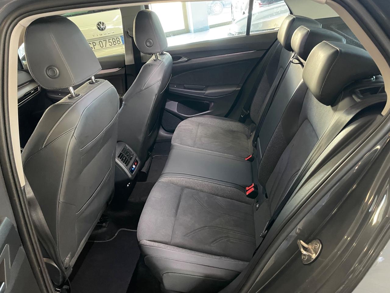 Volkswagen Golf 2.0 TDI 150 CV DSG SCR Style