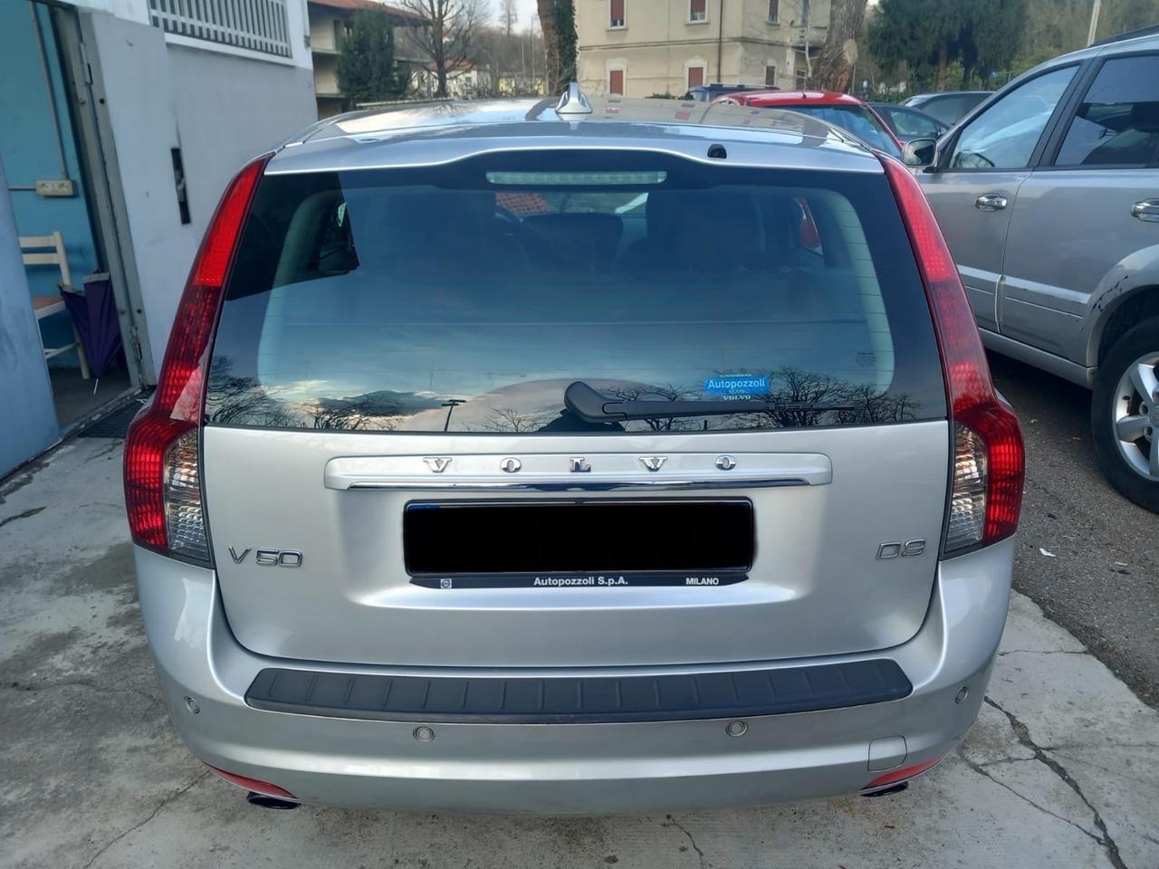 Volvo V50 D3 R-design