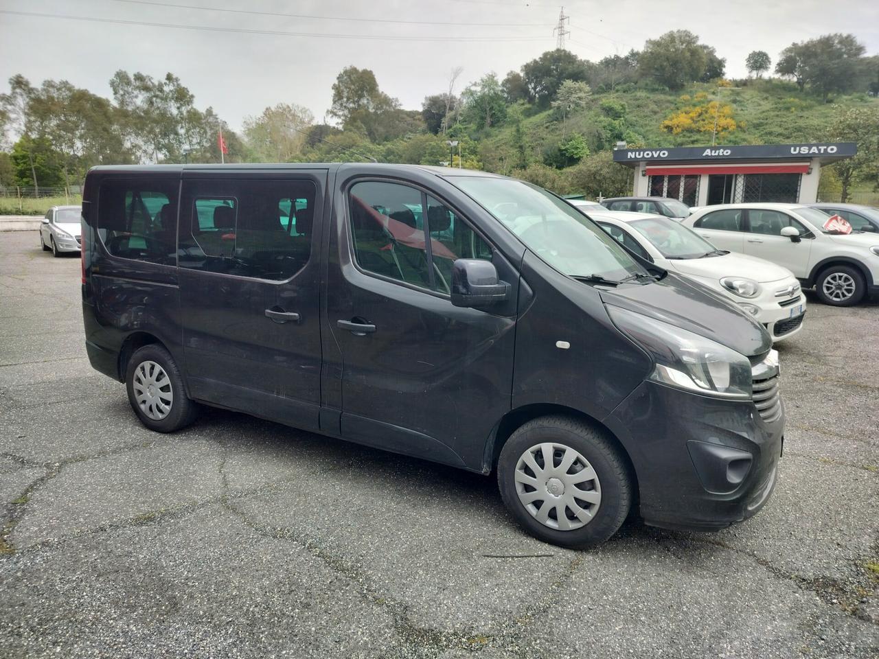 Opel Vivaro FURGONE NOVE POSTI (non è ex noleggio o simili ma di un privato)