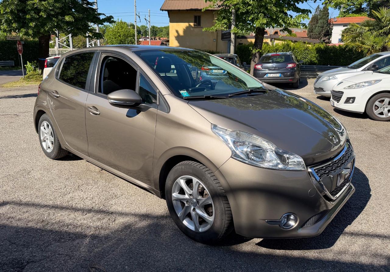 Peugeot 208 1.2 benzina MOTORE NUOVO