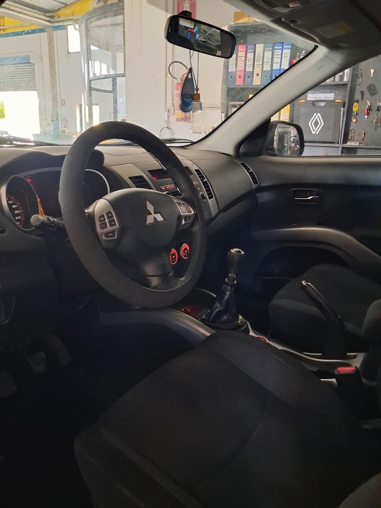 MITSUBISHI Outlander 2.000 TDI 140cv 4WD