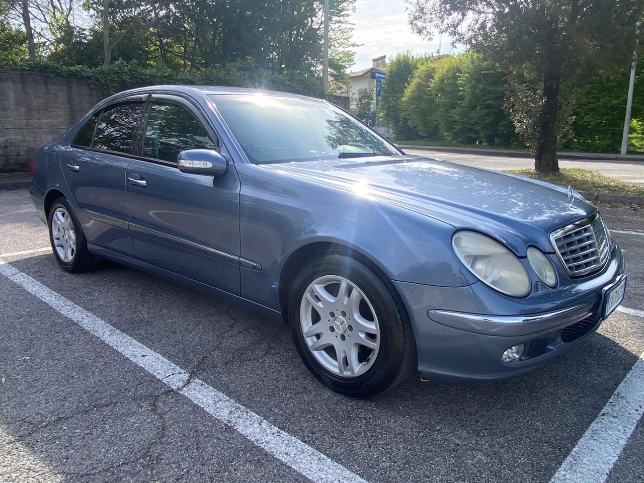 Mercedes-benz E 270 CDI cat Elegance