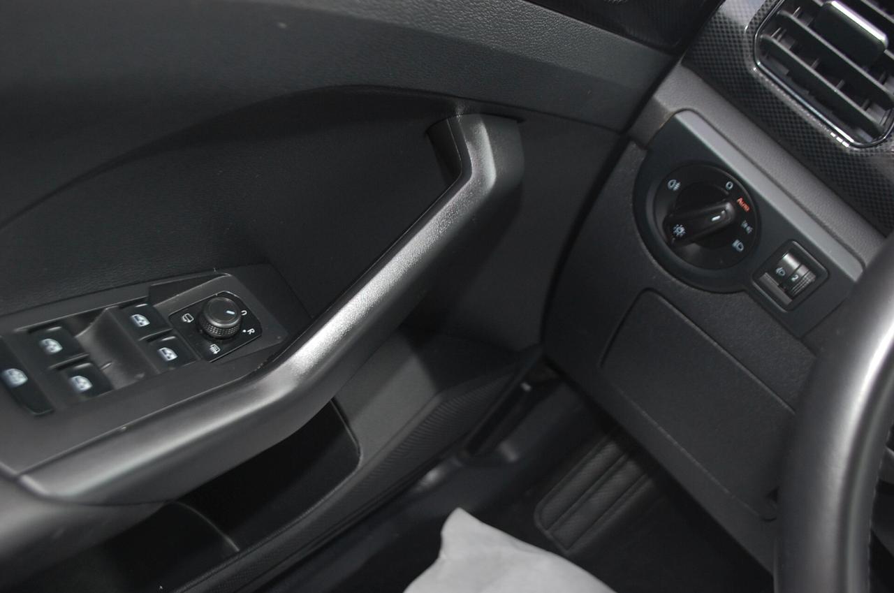 Volkswagen T-Cross 1.0 tsi Style 115CV dsg Uff Italy App Lega USB Led