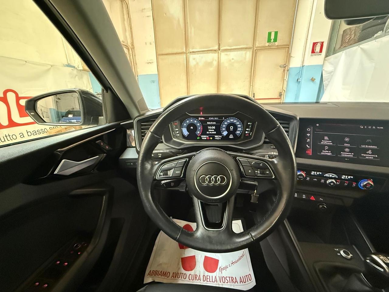 Audi A1 citycarver 30 TFSI Identity Contrast