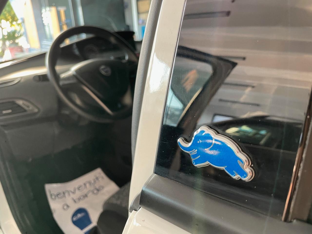 Lancia Ypsilon 1.2 69 CV 5 porte S&S Gold