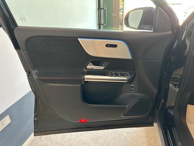 Mercedes-benz GLA 180 AMG Line Premium 15.000KM PARI NUOVO