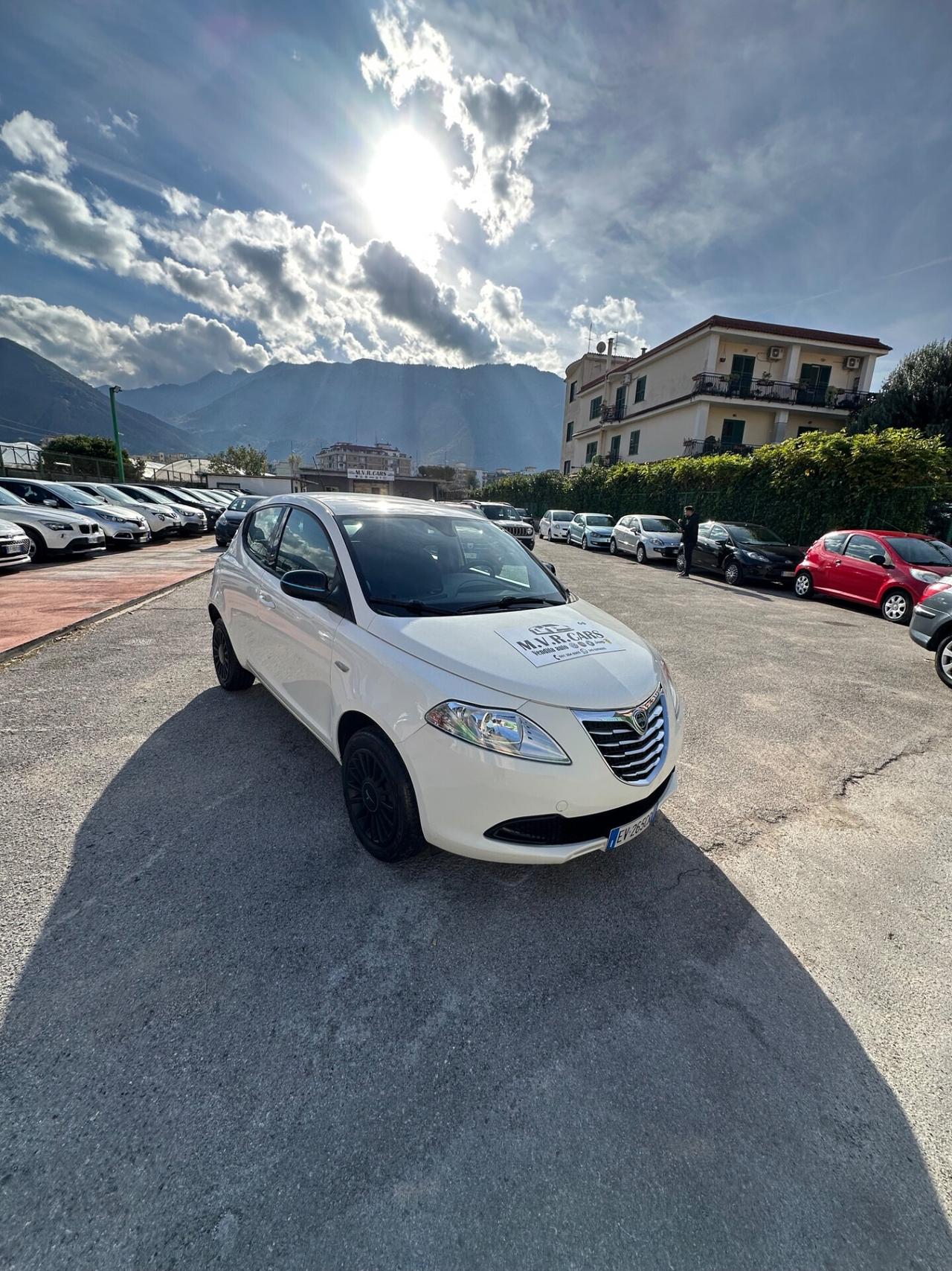 Lancia Ypsilon 0.9 TwinAir 85 CV 5 porte Metano Ecochic Gold