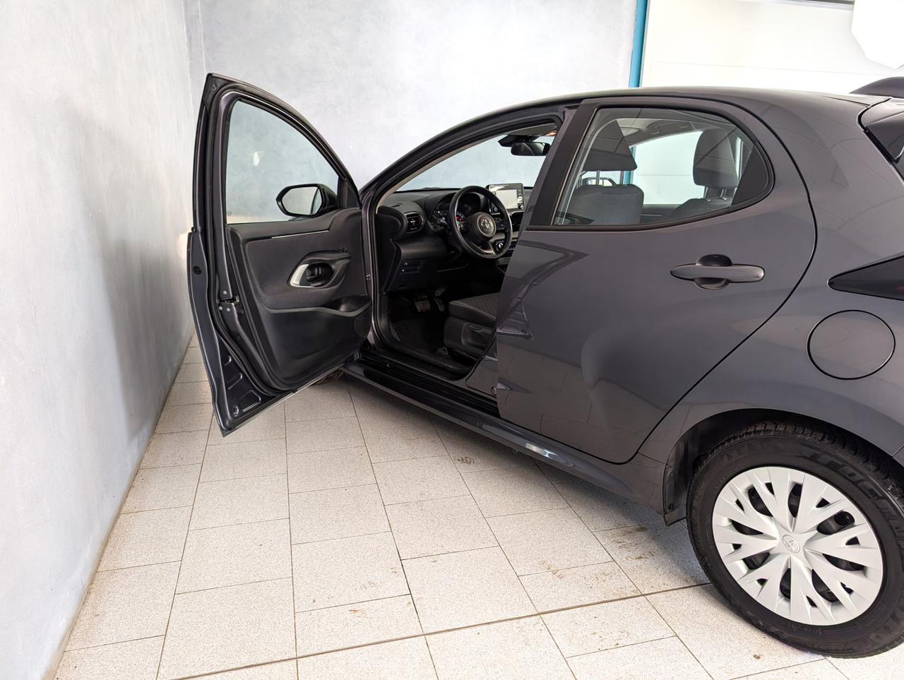 Toyota Yaris 1.5 Hybrid Automatic Business