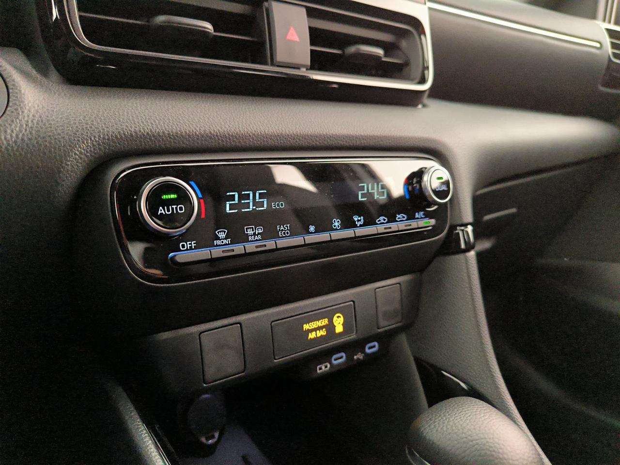Toyota Yaris 1.5h 130 lounge