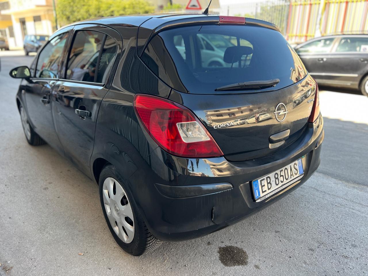 Opel corsa 1.3 Diesel 2011