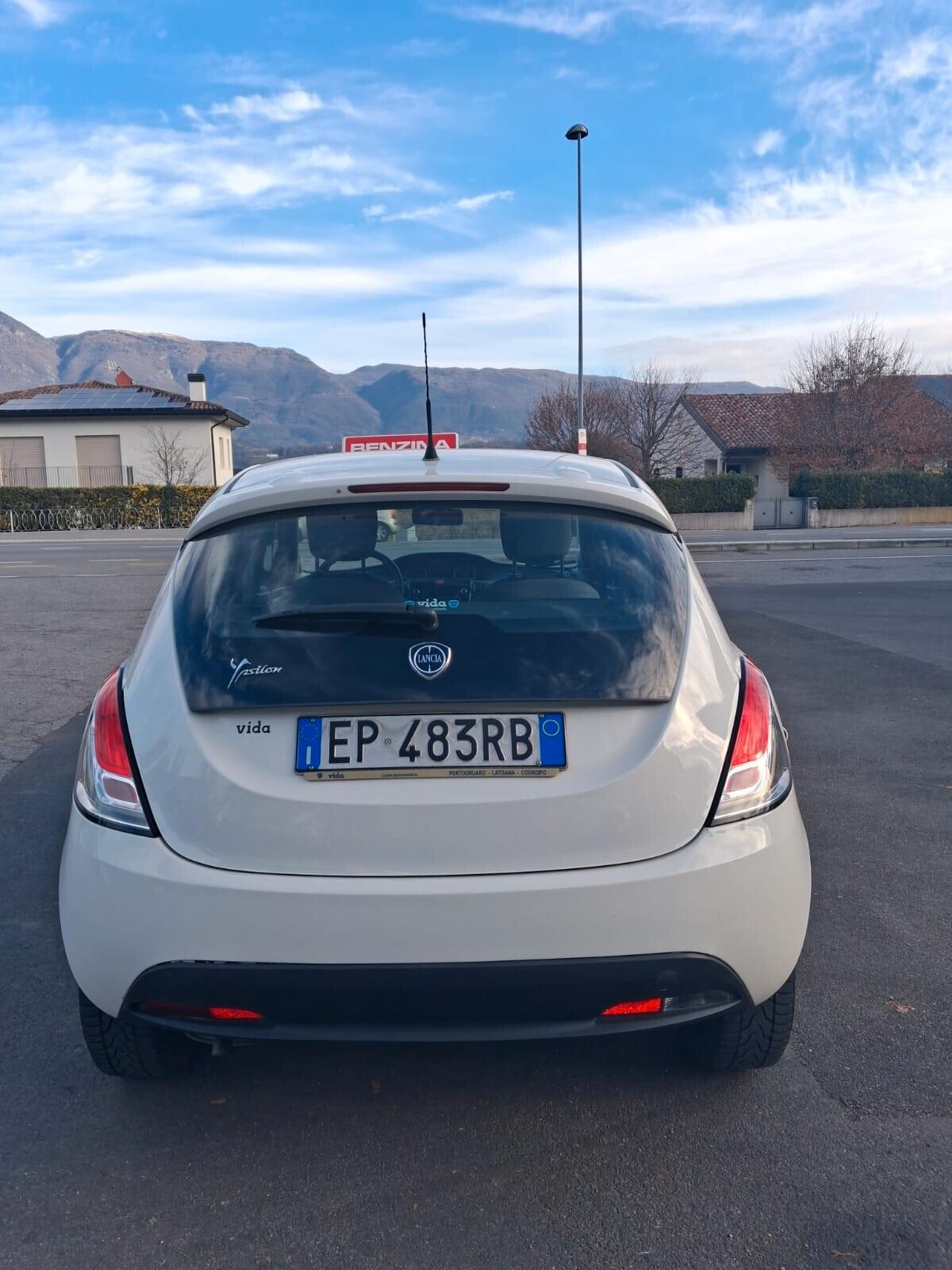 Lancia Ypsilon 1.2 69 CV 5 porte Platinum