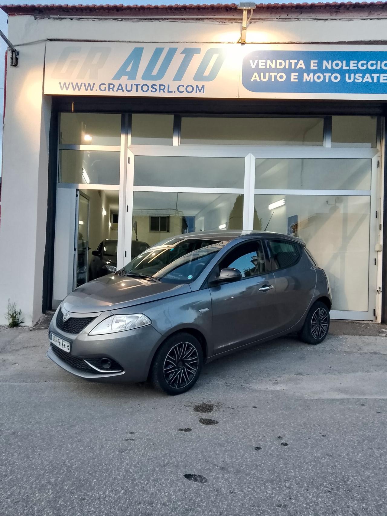 Lancia Ypsilon 1.2 69 CV 5 porte Gold