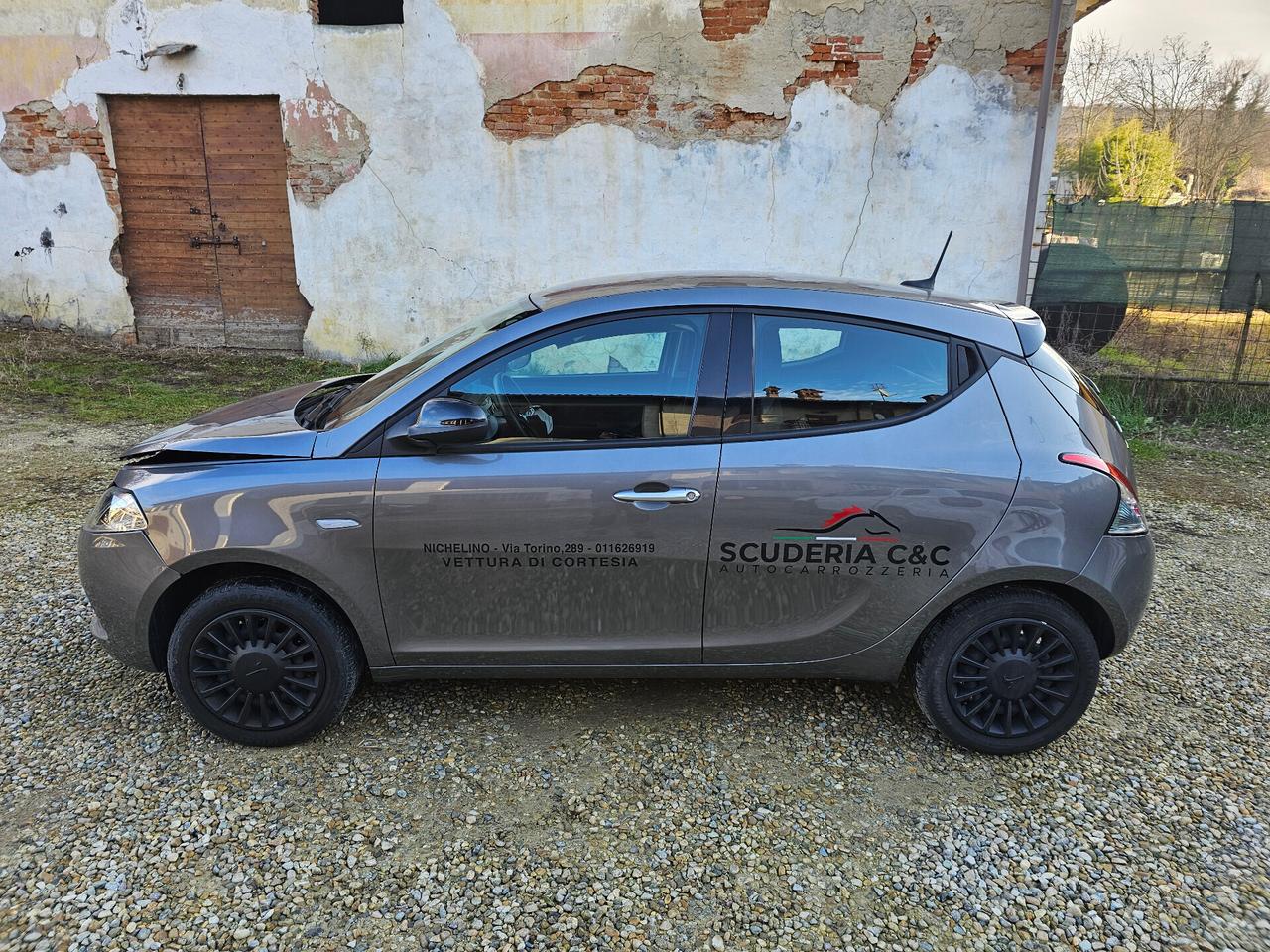 Lancia Ypsilon 1.0 S&S Hybrid Silver