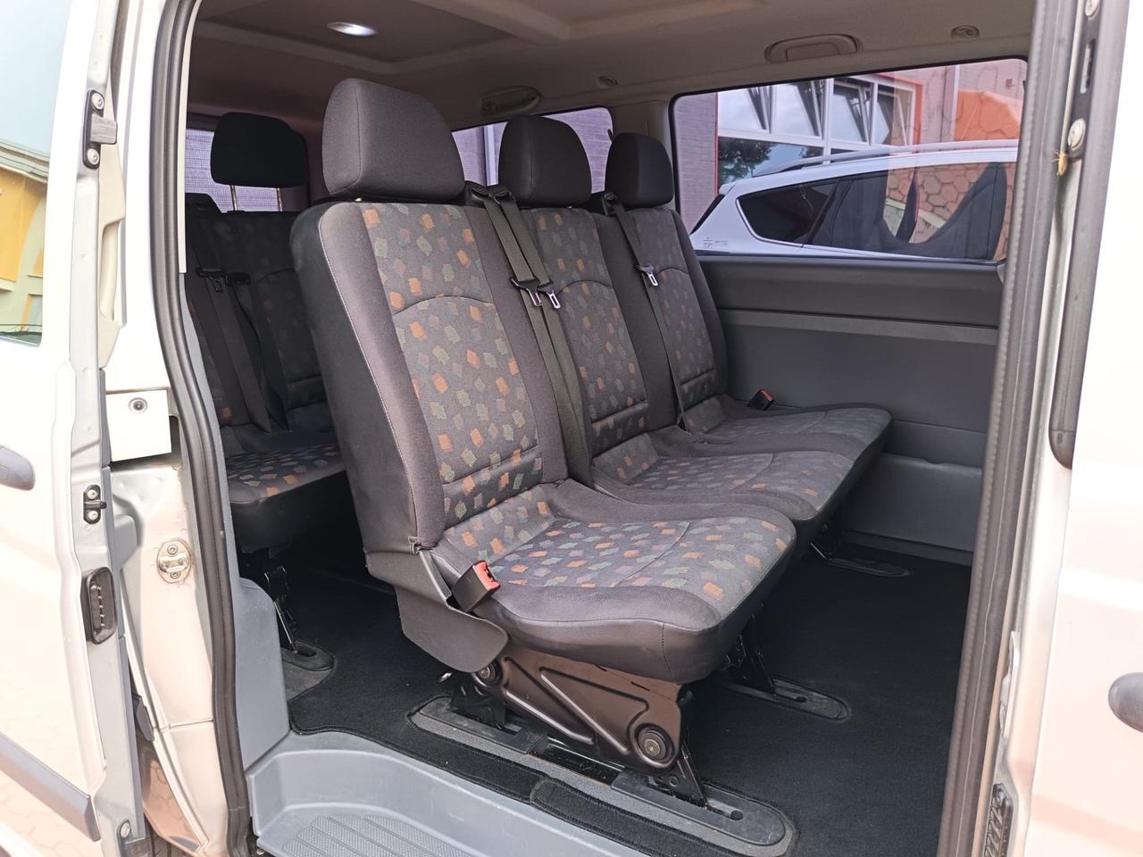Mercedes Vito 111 cdi compact 8 sedili e gancio traino