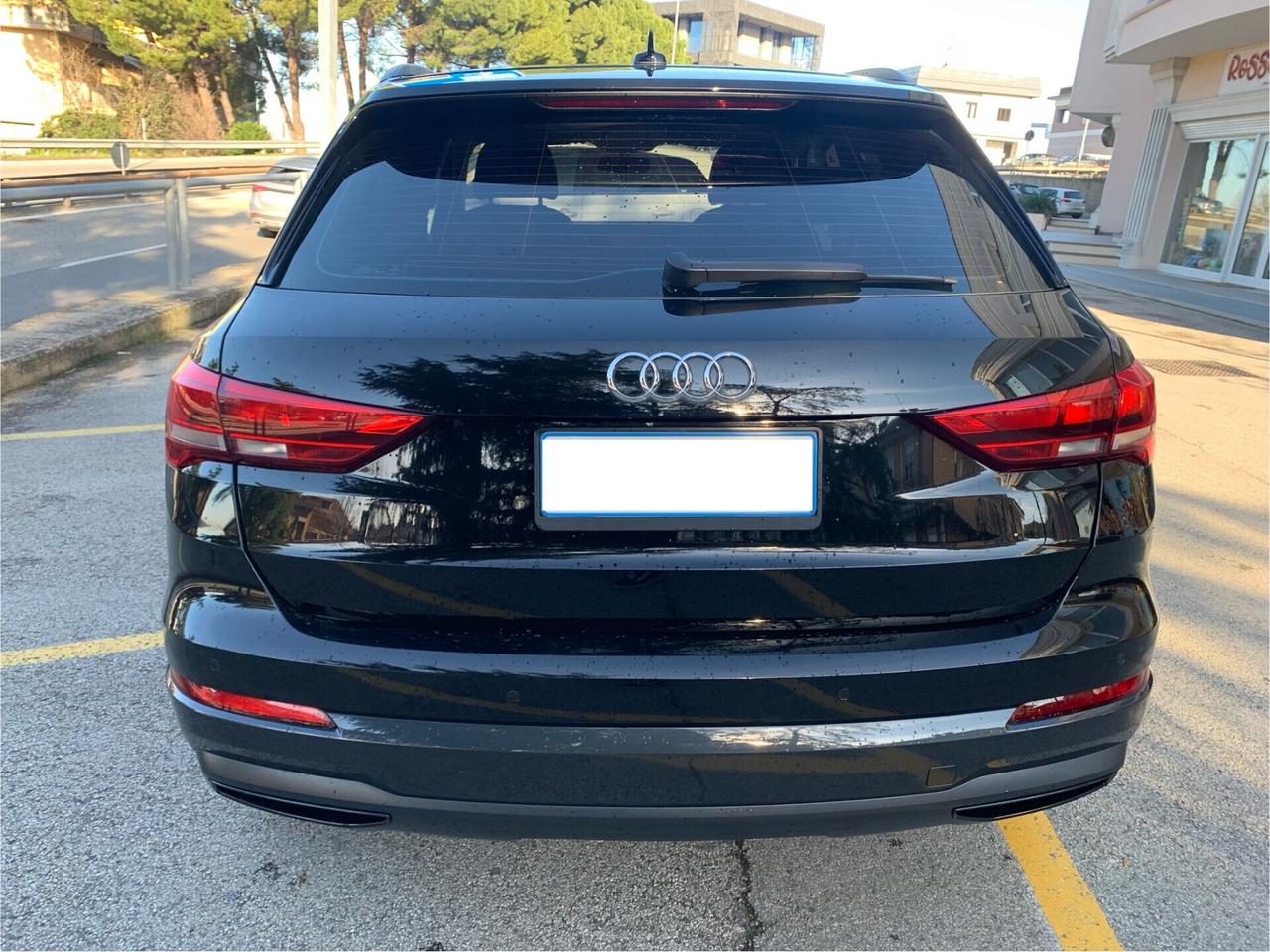 Audi Q3 40 TDI quattro S tronic Business Advanced