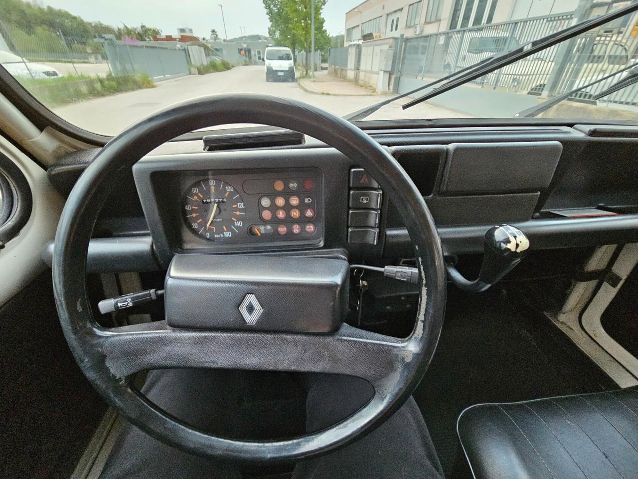 Renault 4 TL 950