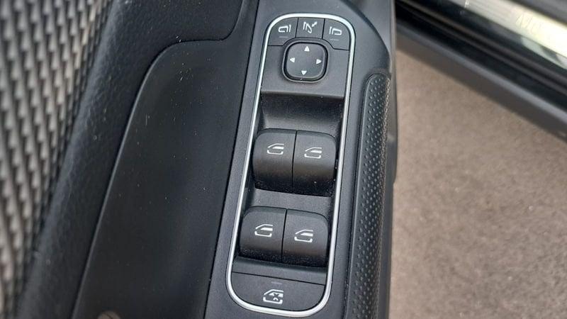 Mercedes-Benz GLA 200d AUTO/RETROCAM.