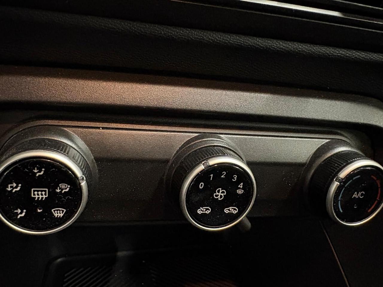 Citroen C3 YOU PureTech 100 6mt SPOTICAR