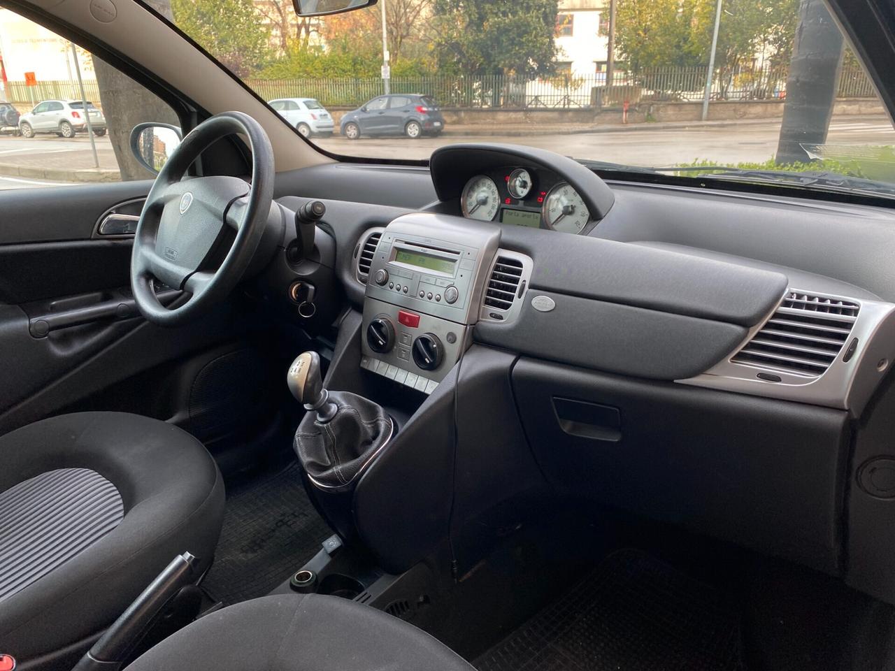 Lancia Ypsilon 1.2 Argento GPL