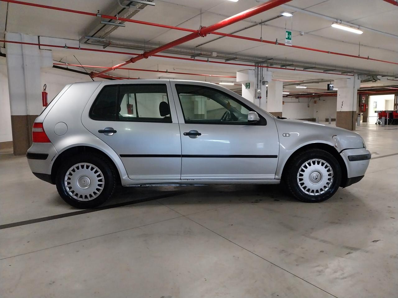 Volkswagen Golf 1.9 TDI/101 CV cat 5p. Champ - ok neopatentati