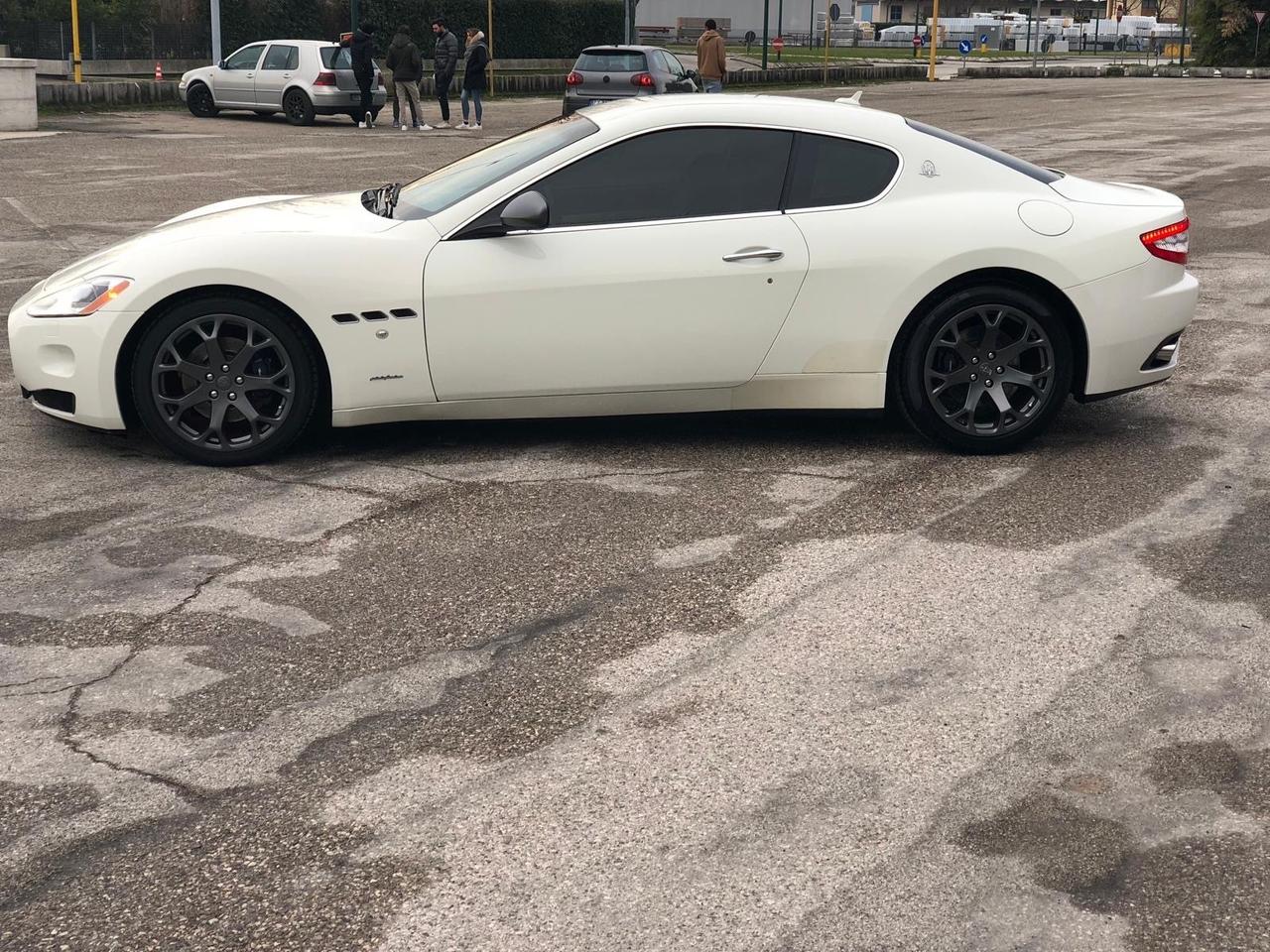MASERATI GRANTURISMO 4.2 405cv FULL FULL (PERMUTO)