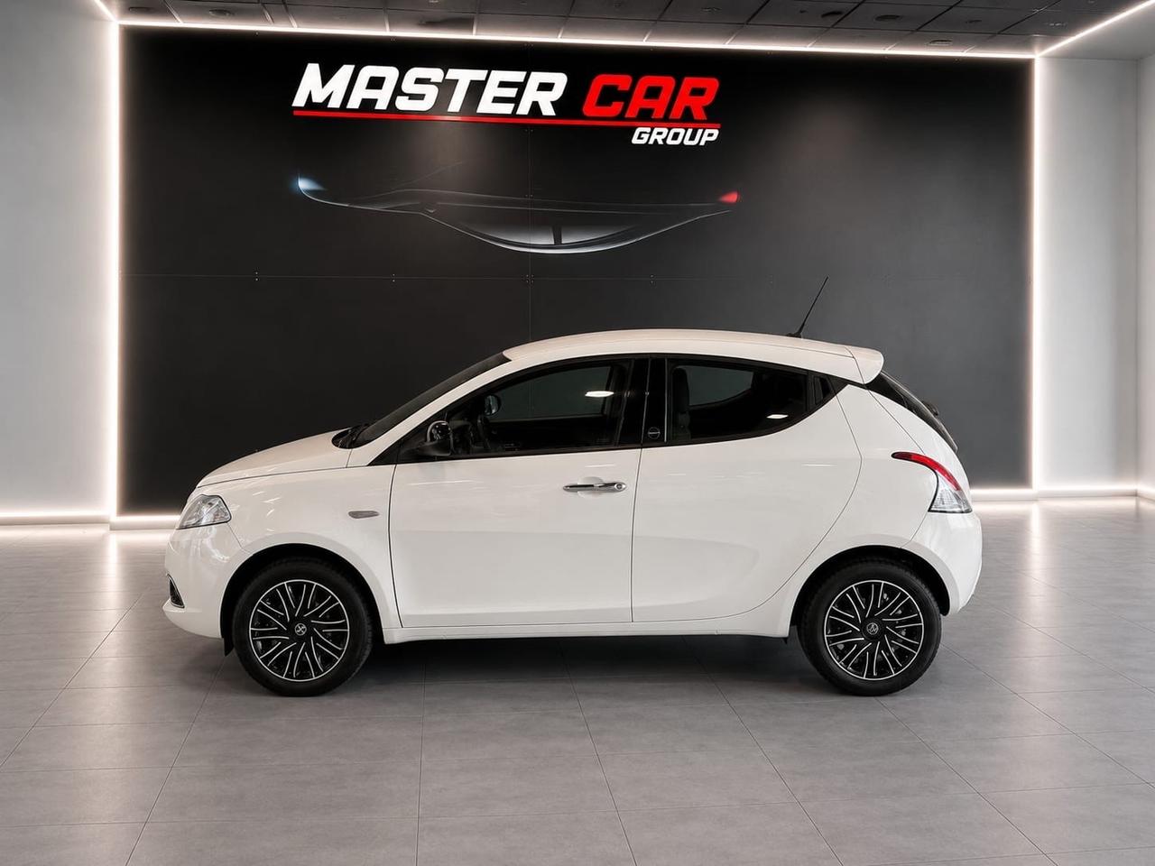 Lancia Ypsilon 1.0 FireFly 5 porte S&S Hybrid Ecochic Gold