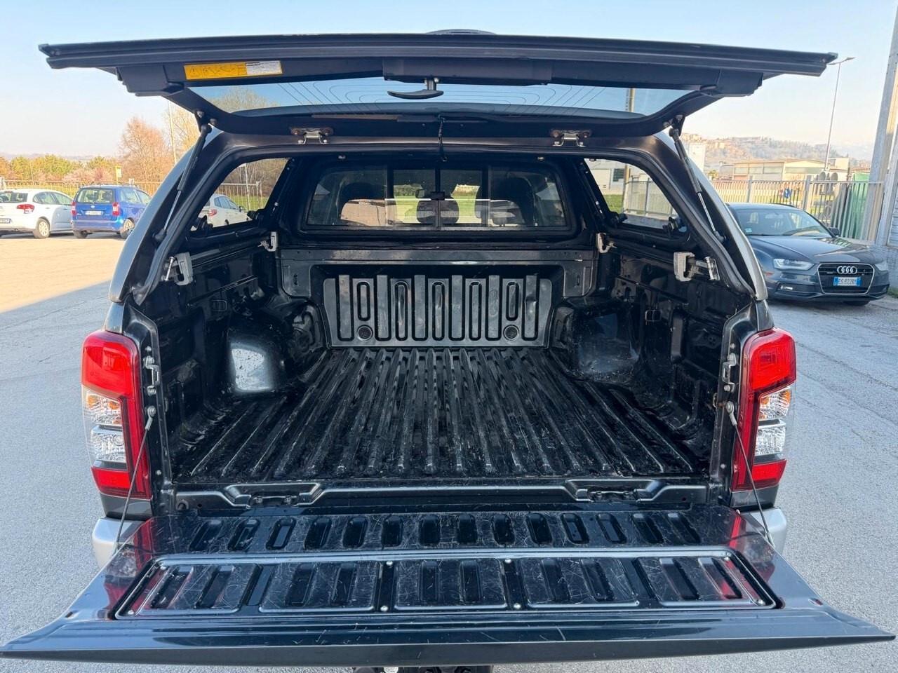 Mitsubishi L200 2.3 D Double Cab 4x4 Super Select P2 Intouch Intense