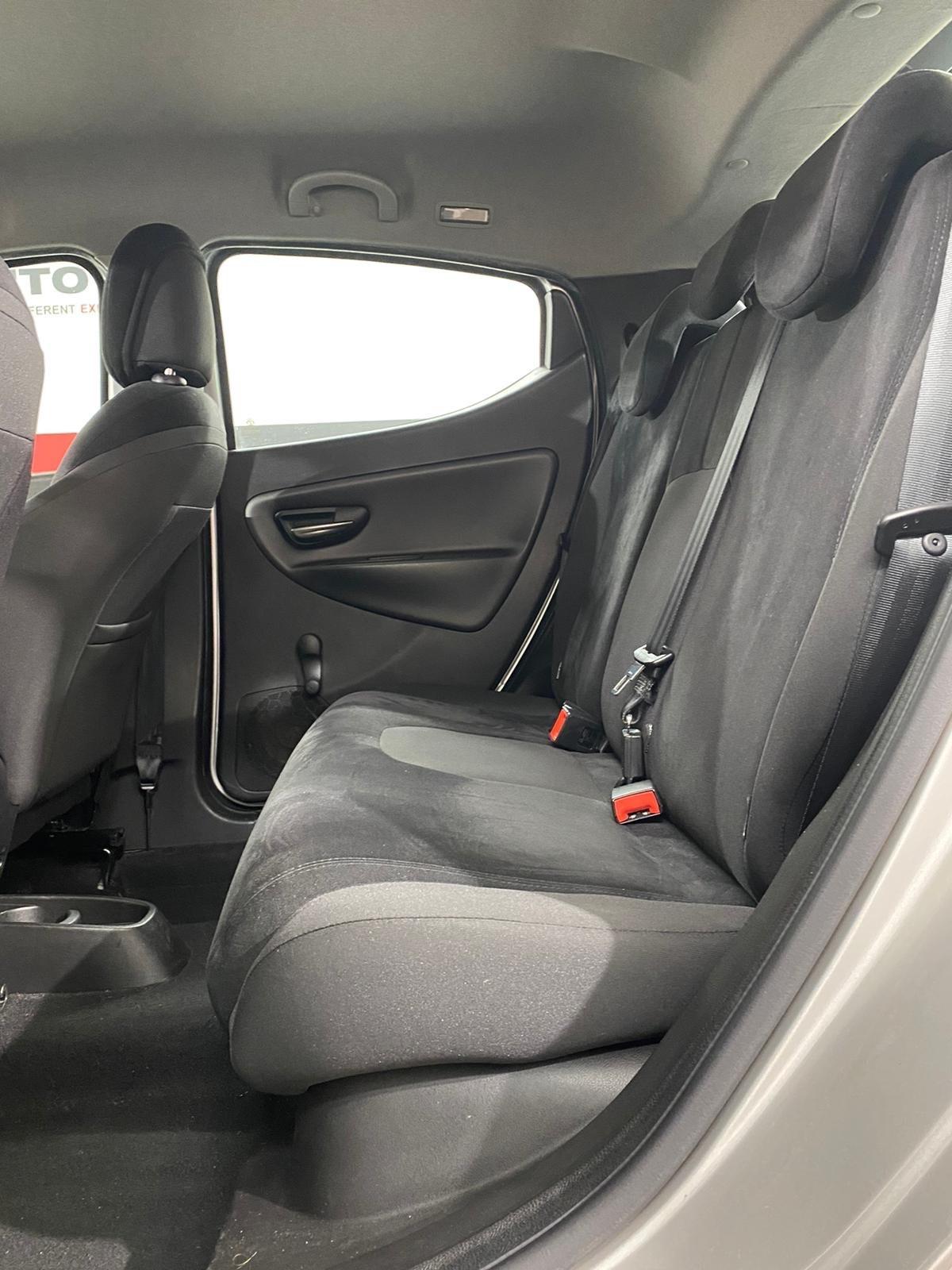 Lancia Ypsilon 1.2 69 CV *NEOPATENTATI*