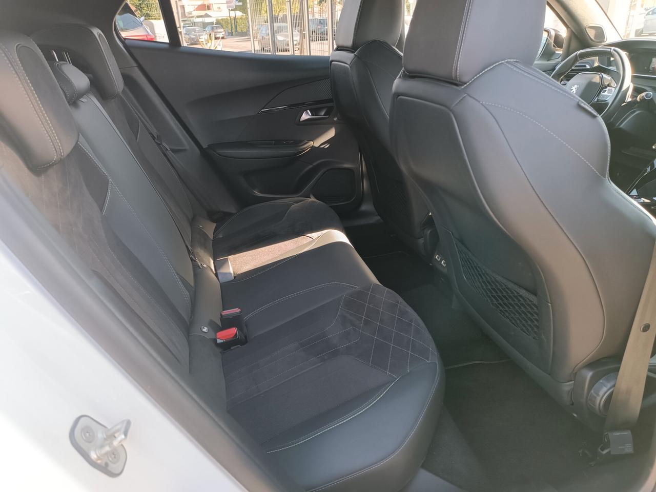 Peugeot 2008 BlueHDi 130 S&S EAT8 GT