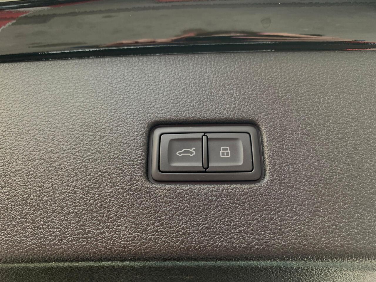 Audi Q8 RS TFSI V8 quattro tiptronic