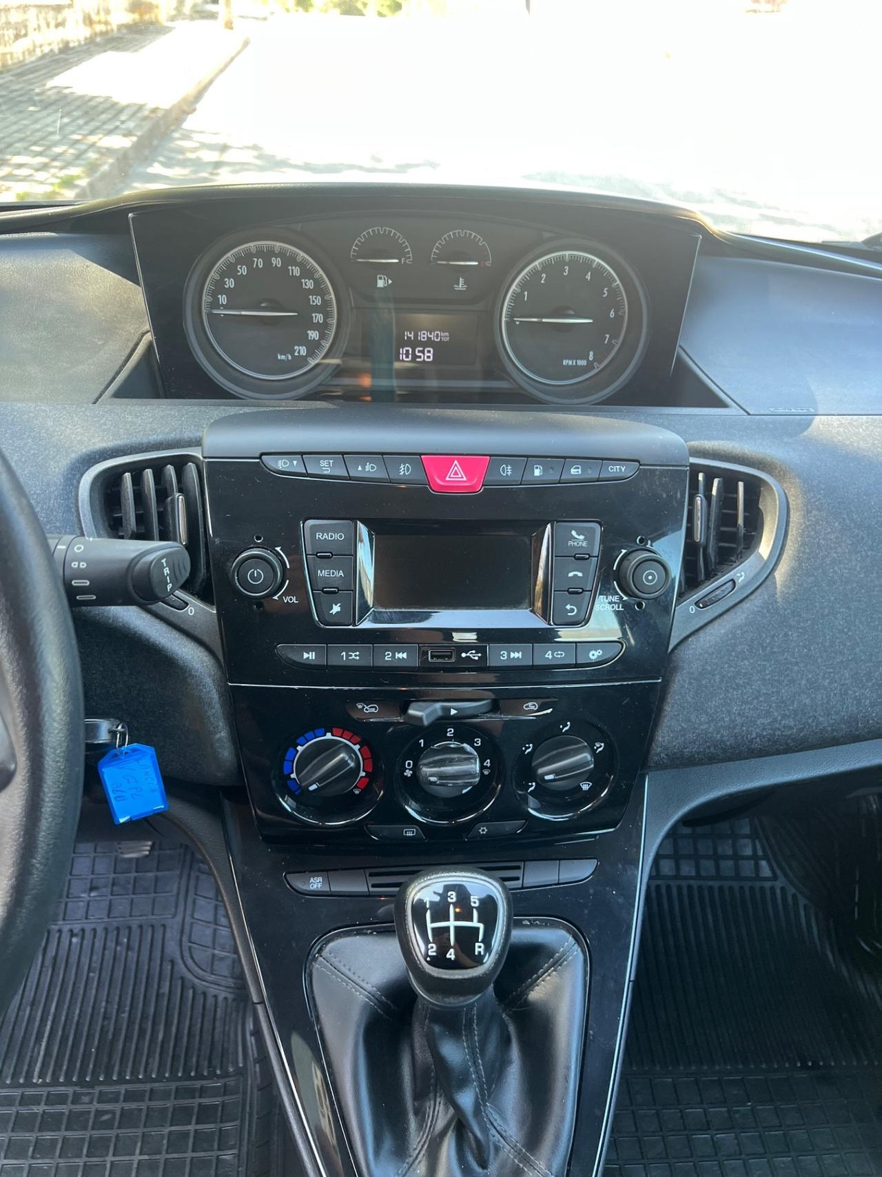 Lancia Ypsilon 1.2 69 CV GPL Ecochic Gold 2020