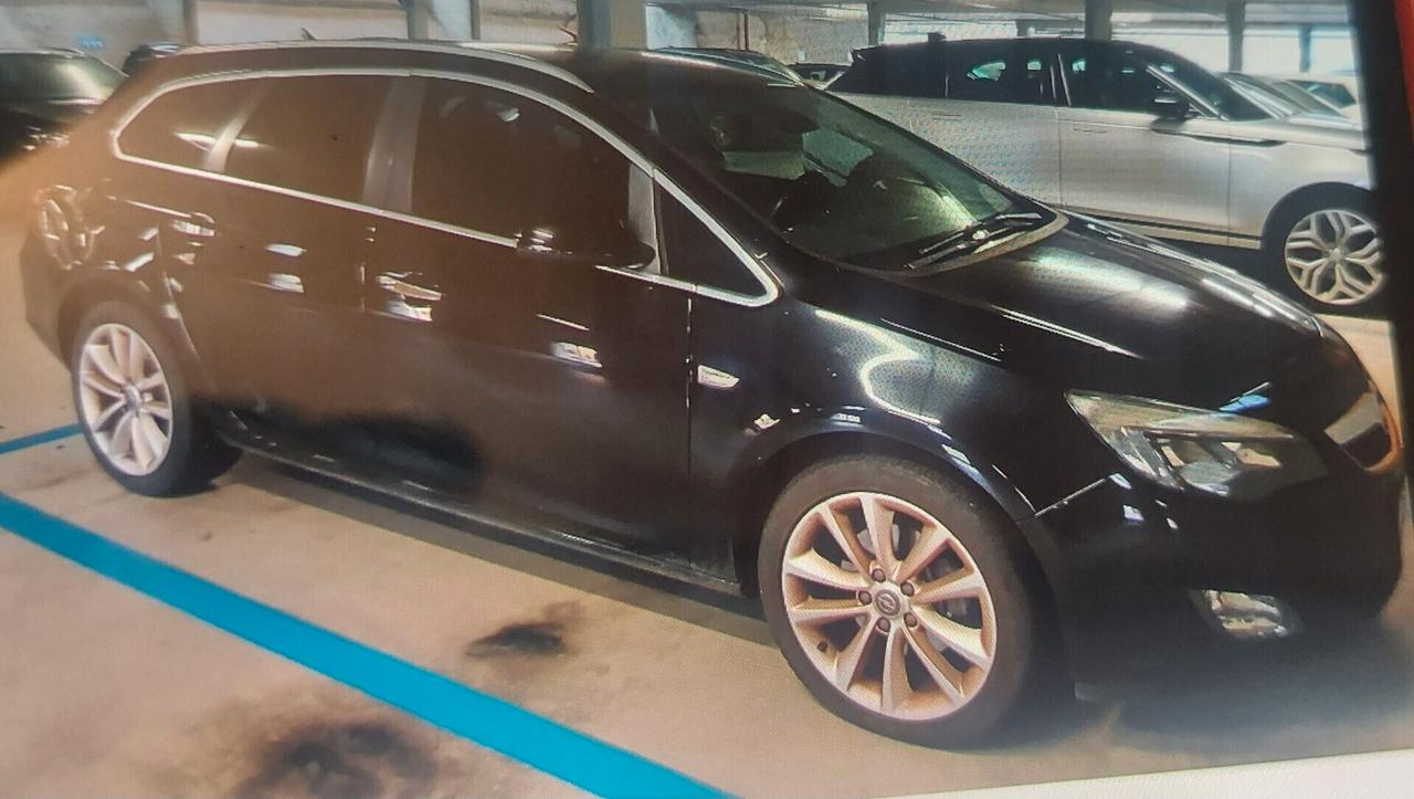 Opel Astra 2.0 CDTI 165CV Sports Tourer Cosmo