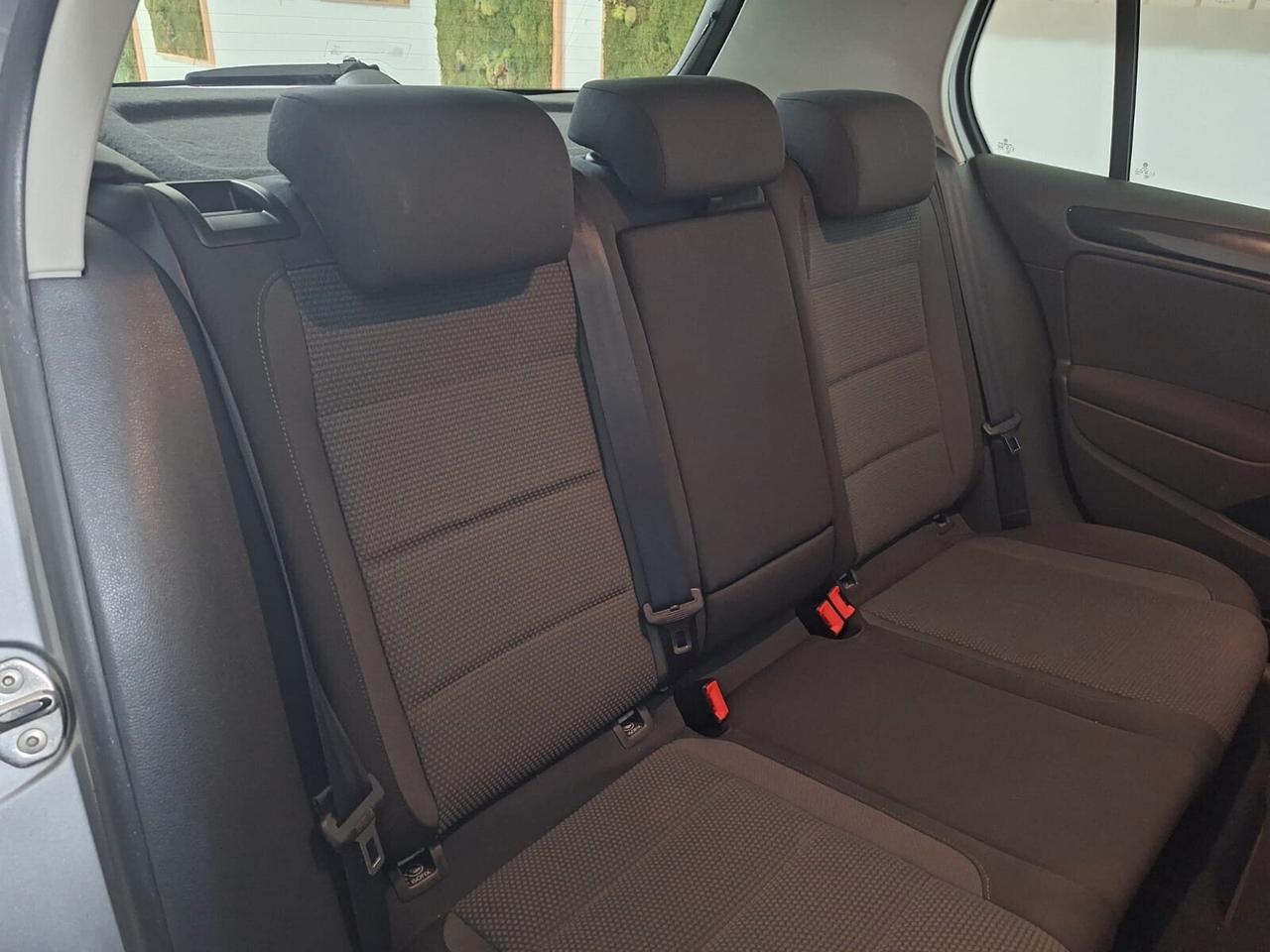 Volkswagen Golf 1.6 TDI 105cv - NEOPATENTATI