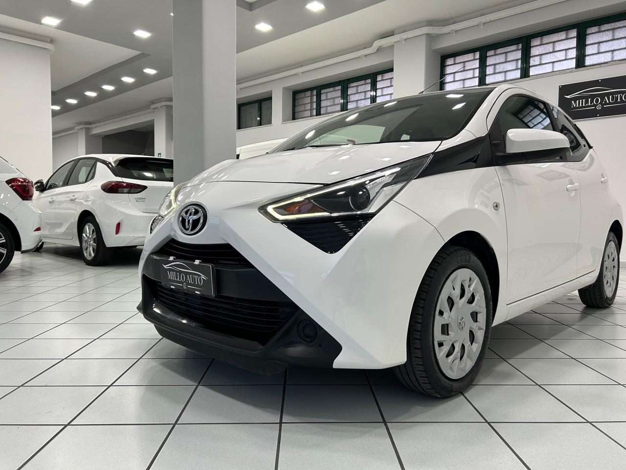 Toyota Aygo 1.0 VVT-i 72 CV 5 porte x-cool