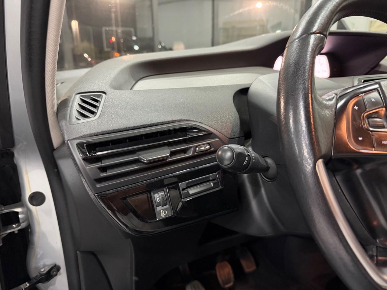 Citroen Grand C4 Picasso 1.6 HDi 115 Seduction