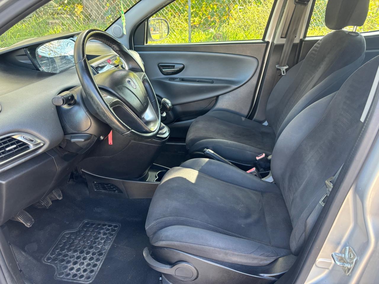 Lancia Ypsilon 1.2 69 CV 5 porte Elefantino