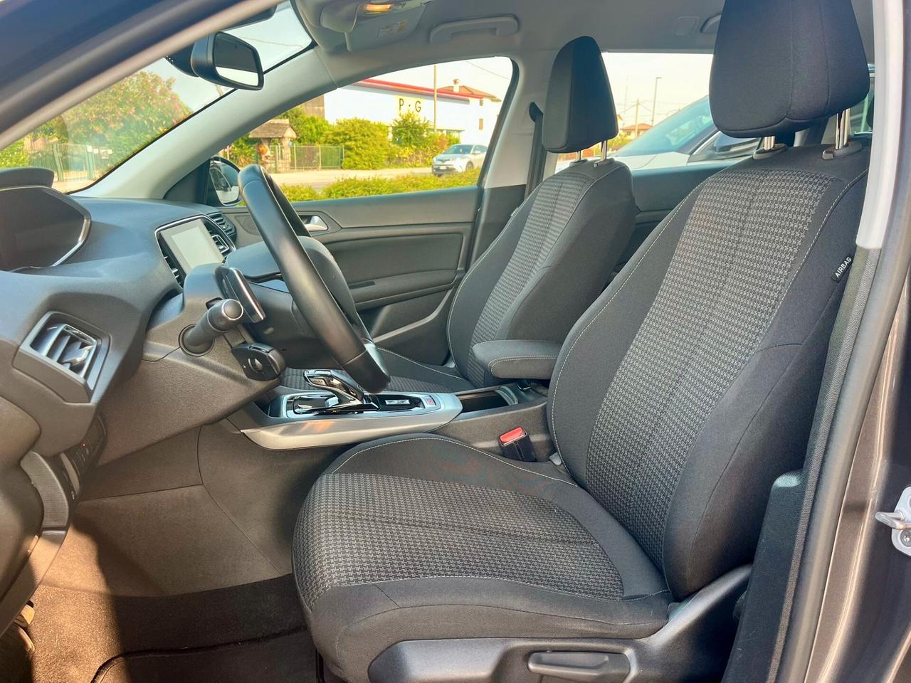 Peugeot 308 BlueHDi 130 EAT8 SW Active Business