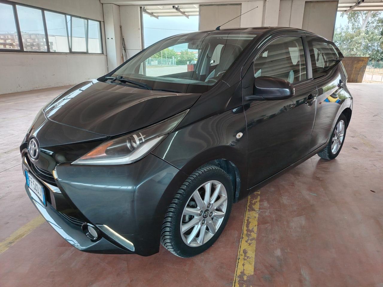 Toyota Aygo 1.0 VVT-i 69 CV 5 porte x-wave MMT